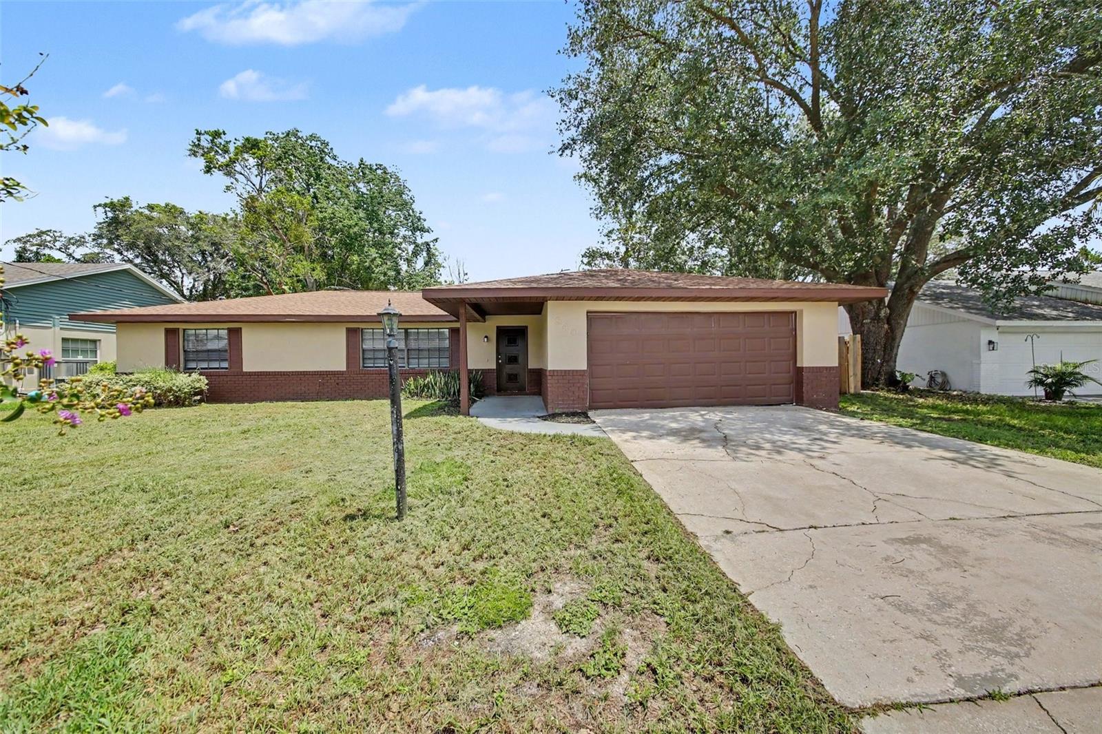 Single Family Residence in DELTONA, FL - Daniel Dourado