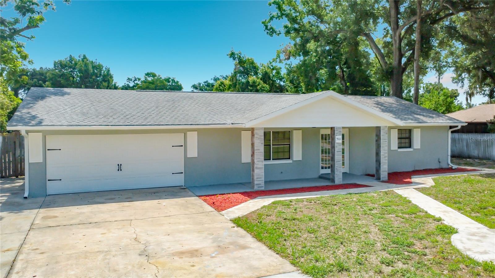 Single Family Residence in FRUITLAND PARK, FL - Daniel Dourado