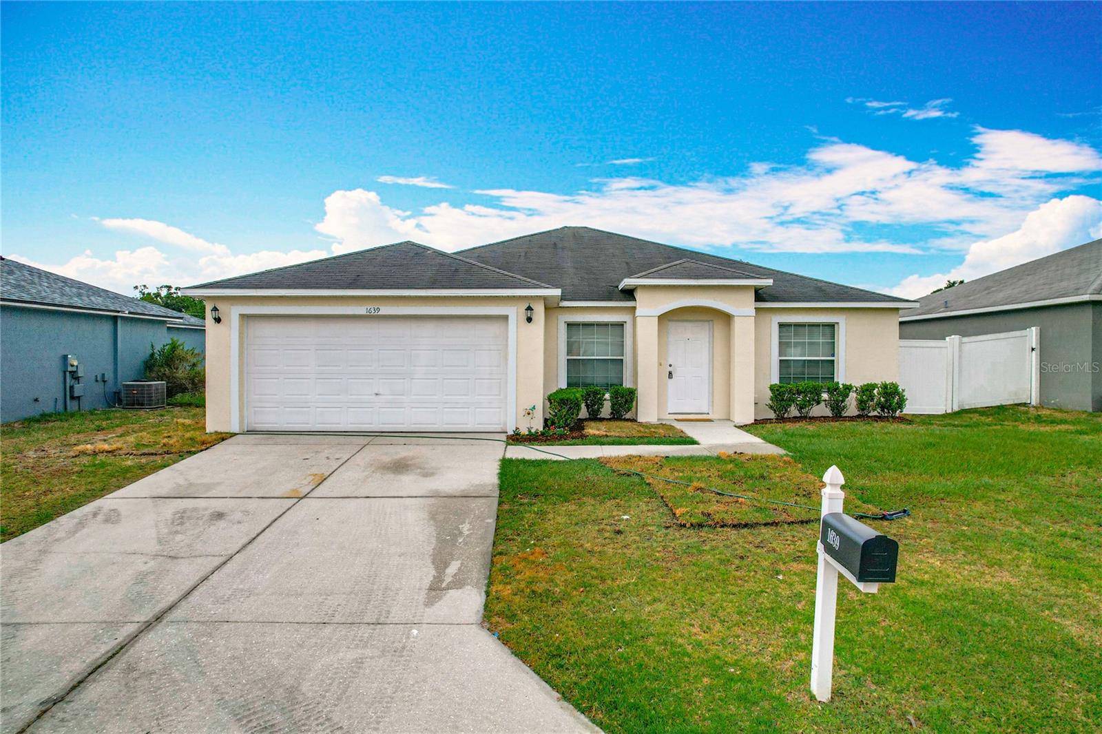 Single Family Residence in LAKELAND, FL - Daniel Dourado