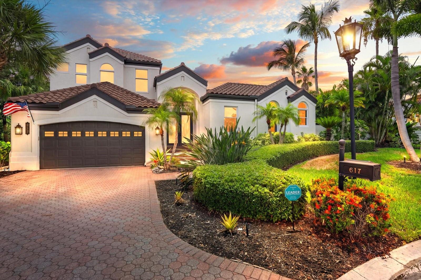 Single Family Residence in LONGBOAT KEY, FL - Daniel Dourado
