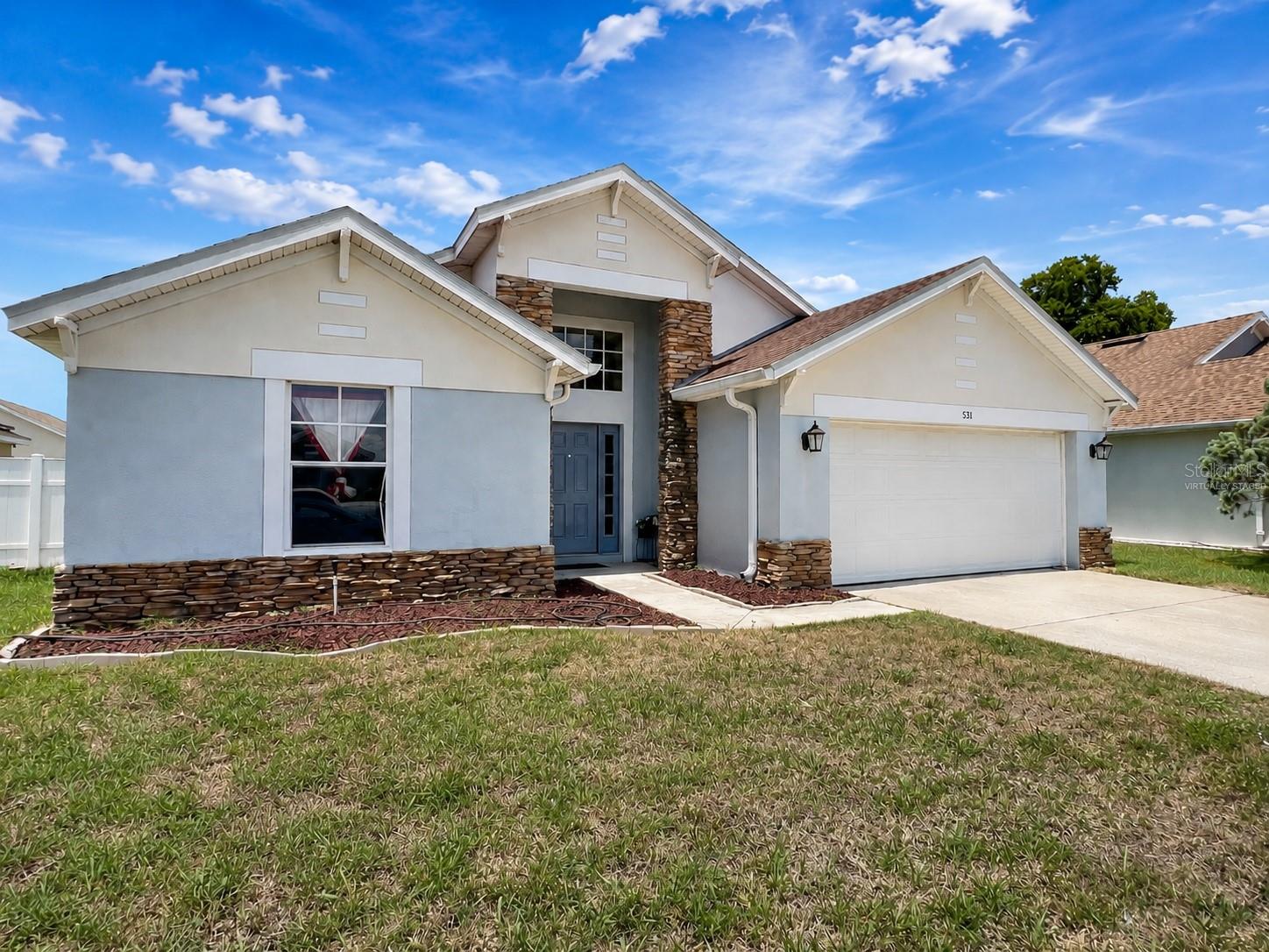 Single Family Residence in DAVENPORT, FL - Daniel Dourado