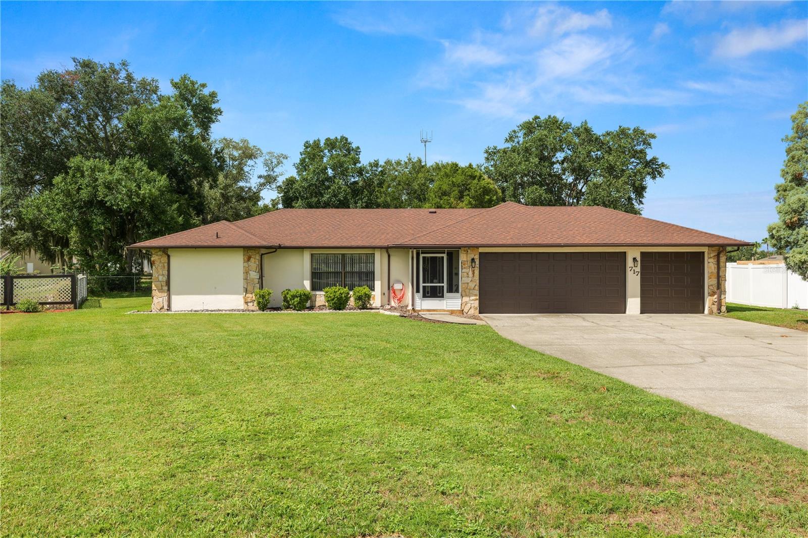 Single Family Residence in LAKELAND, FL - Daniel Dourado