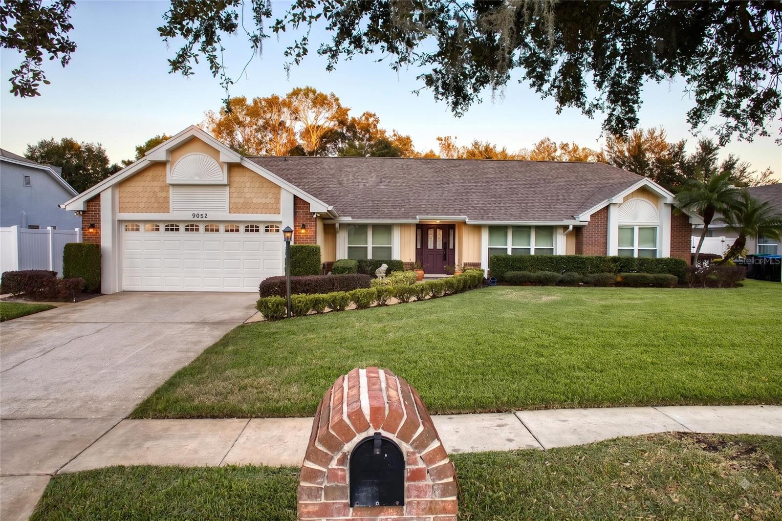 Single Family Residence in ORLANDO, FL - Daniel Dourado