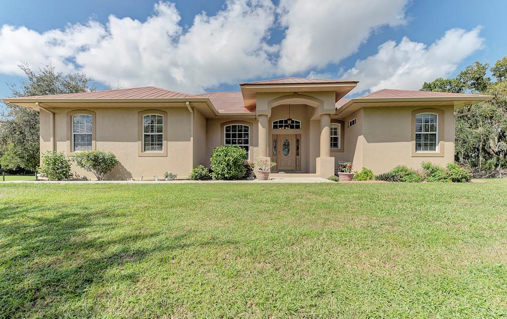 Single Family Residence in PALMETTO, FL - Daniel Dourado