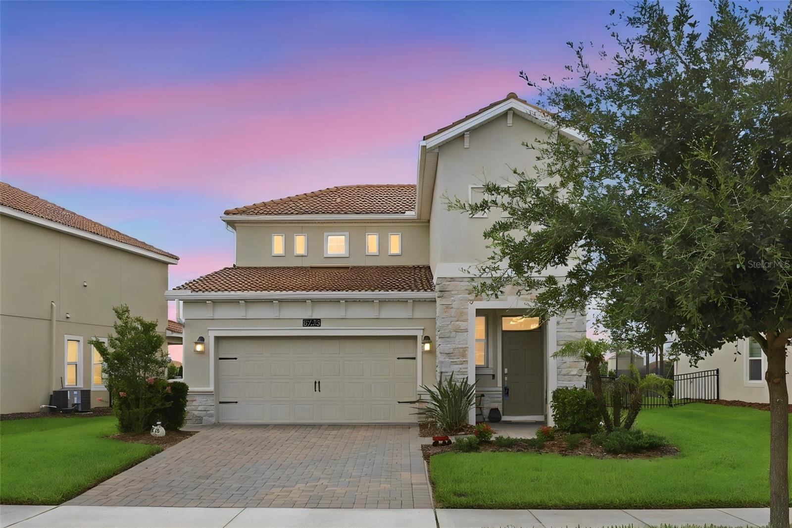Single Family Residence in DAVENPORT, FL - Daniel Dourado