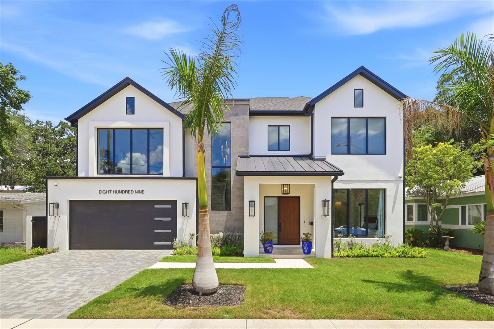 Single Family Residence in ORLANDO, FL - Daniel Dourado