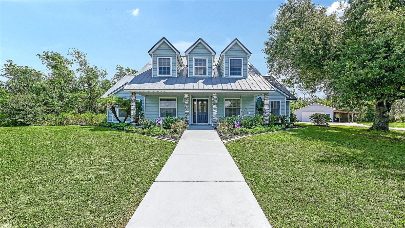 Single Family Residence in MYAKKA CITY, FL - Daniel Dourado