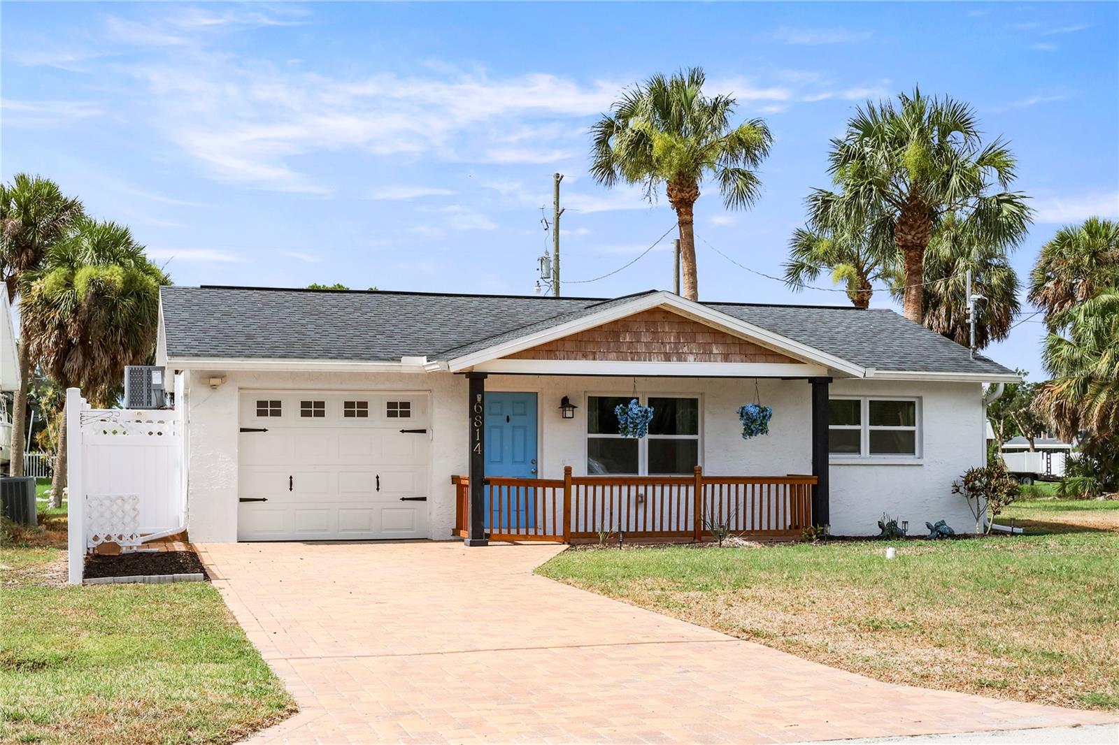 Single Family Residence in HUDSON, FL - Daniel Dourado