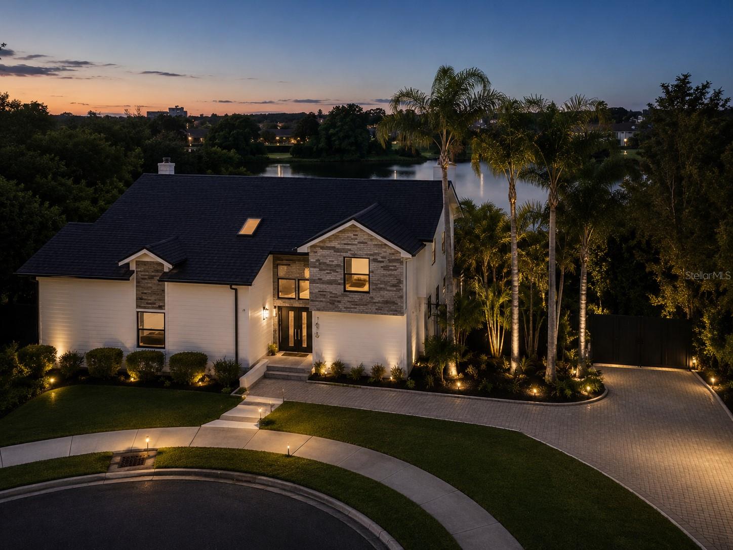Single Family Residence in ORLANDO, FL - Daniel Dourado
