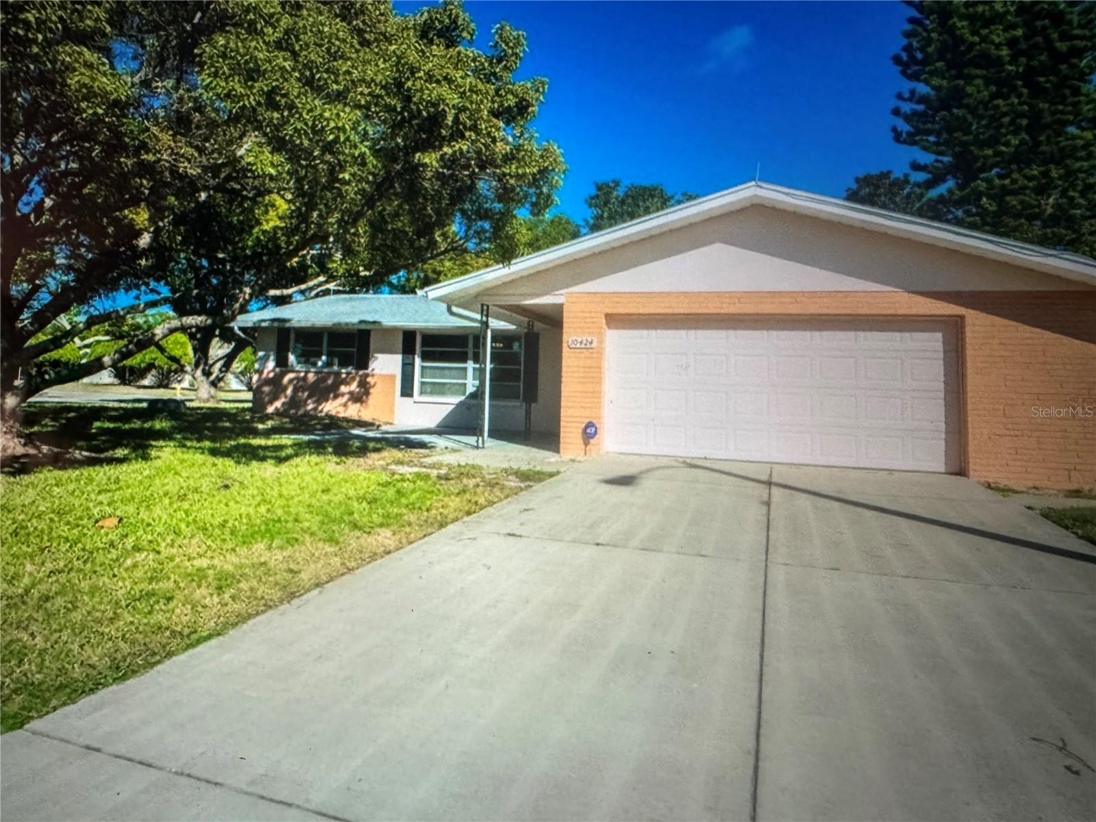 Single Family Residence em PORT RICHEY, FL - Daniel Dourado