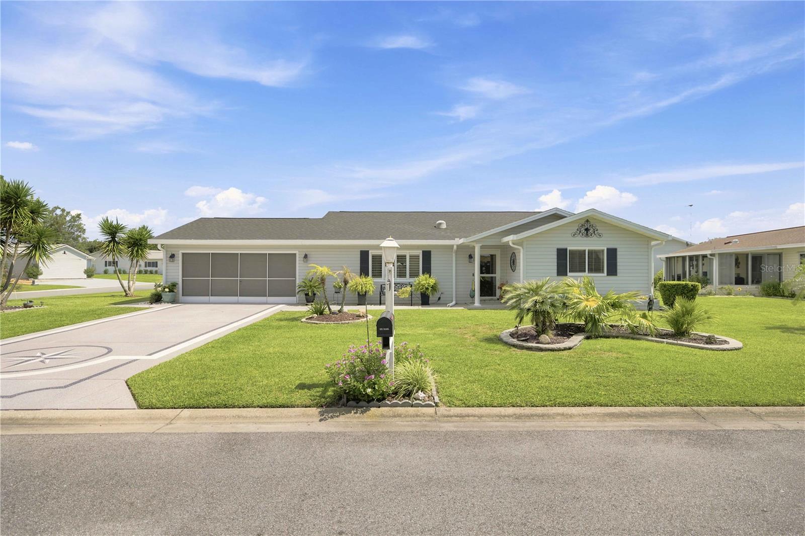 Single Family Residence in SUMMERFIELD, FL - Daniel Dourado