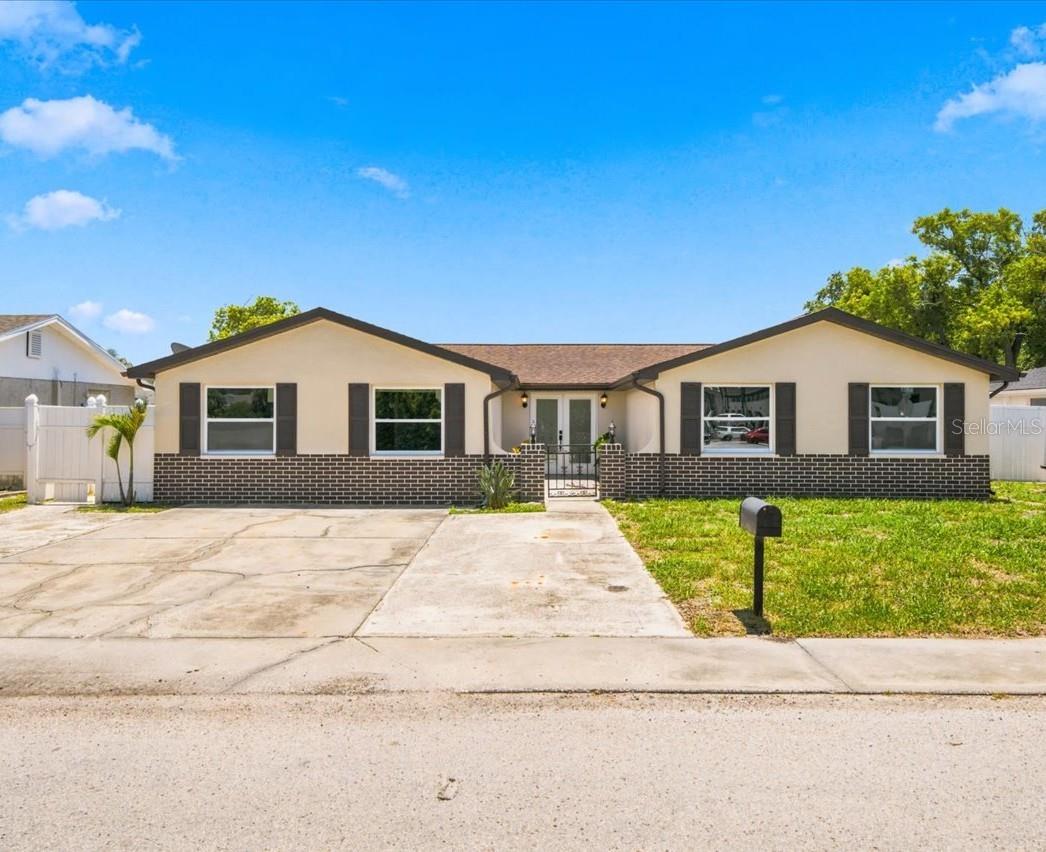 Single Family Residence em PORT RICHEY, FL - Daniel Dourado