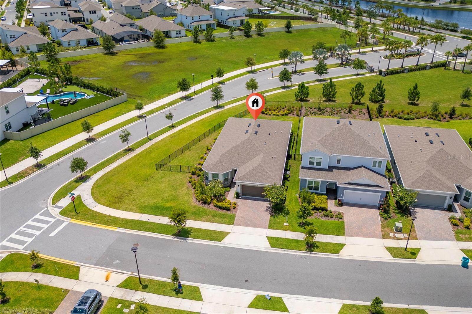 Single Family Residence in ORLANDO, FL - Daniel Dourado