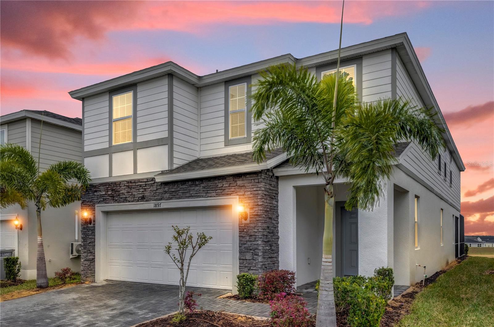 Single Family Residence in DAVENPORT, FL - Daniel Dourado