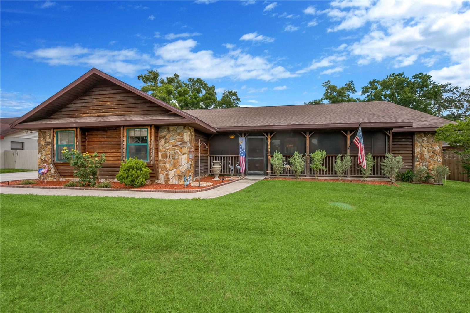 Single Family Residence em BRANDON, FL - Daniel Dourado