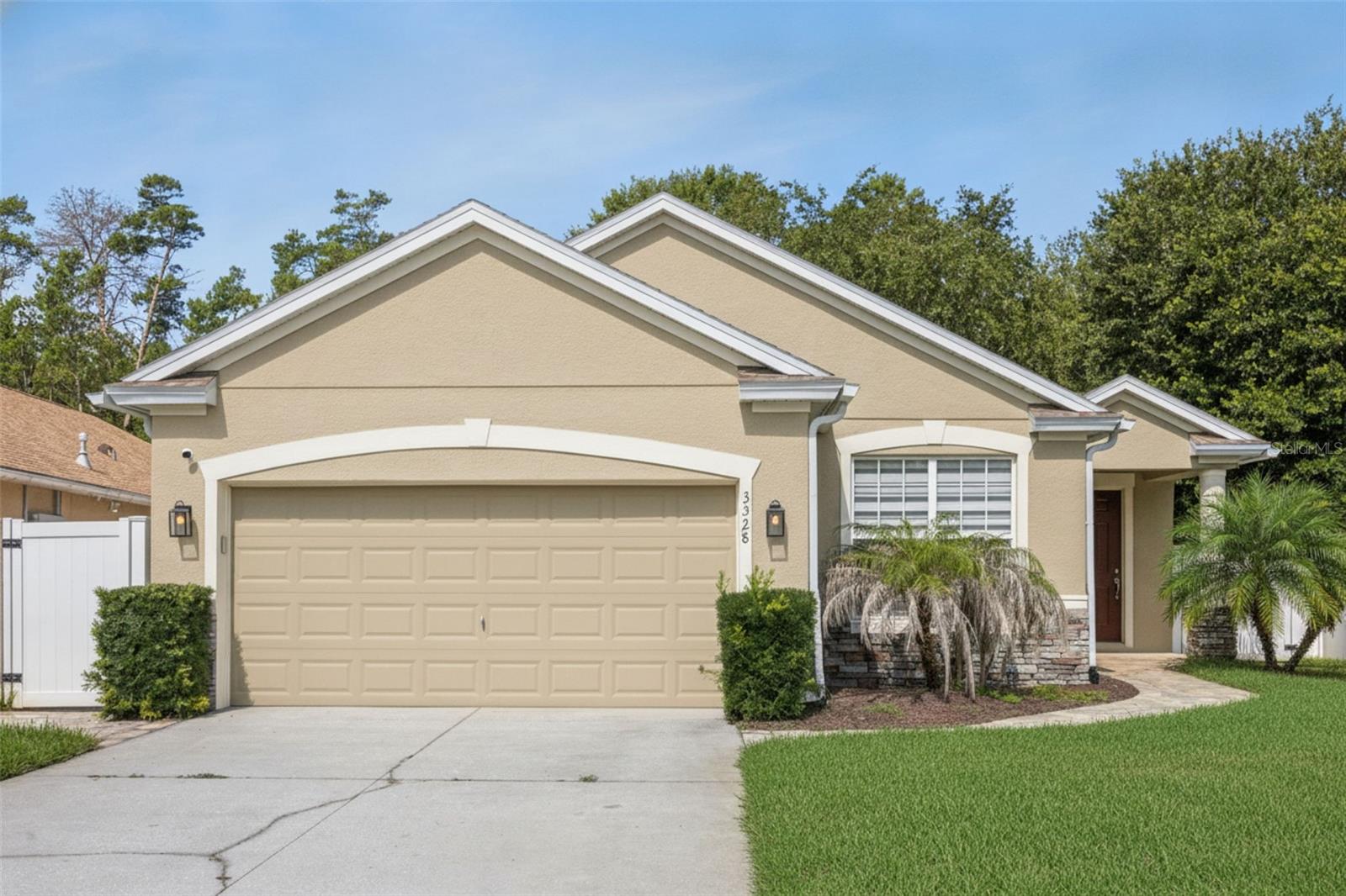 Single Family Residence in DELTONA, FL - Daniel Dourado