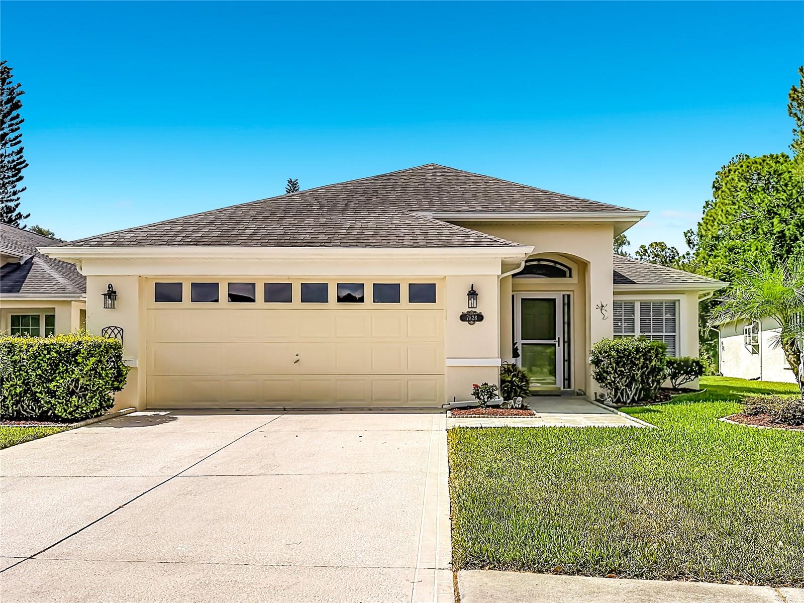 Single Family Residence in NEW PORT RICHEY, FL - Daniel Dourado