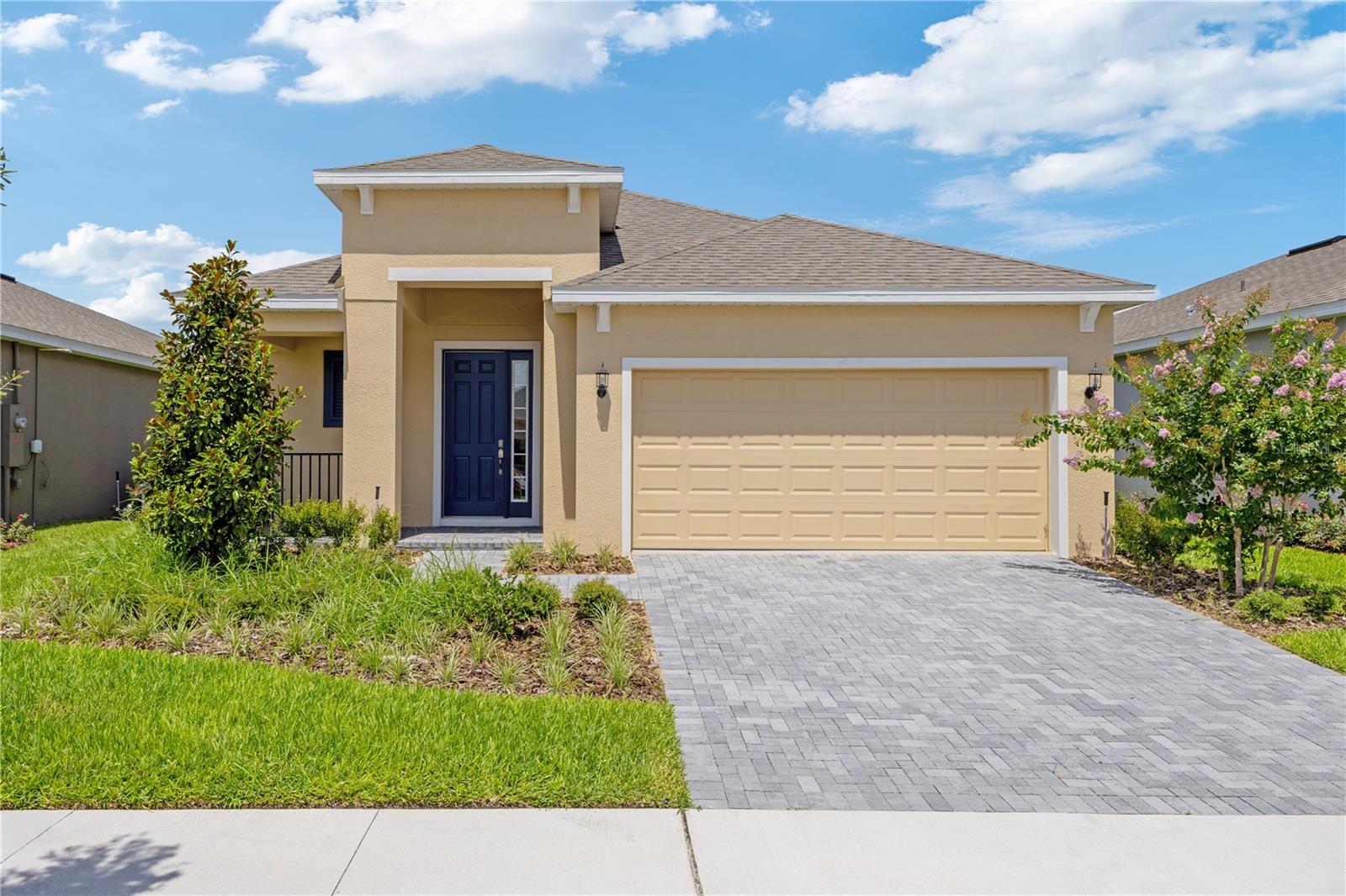 Single Family Residence in HAINES CITY, FL - Daniel Dourado