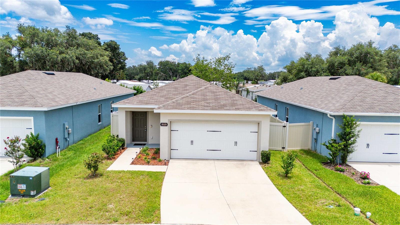 Single Family Residence em ZEPHYRHILLS, FL - Daniel Dourado
