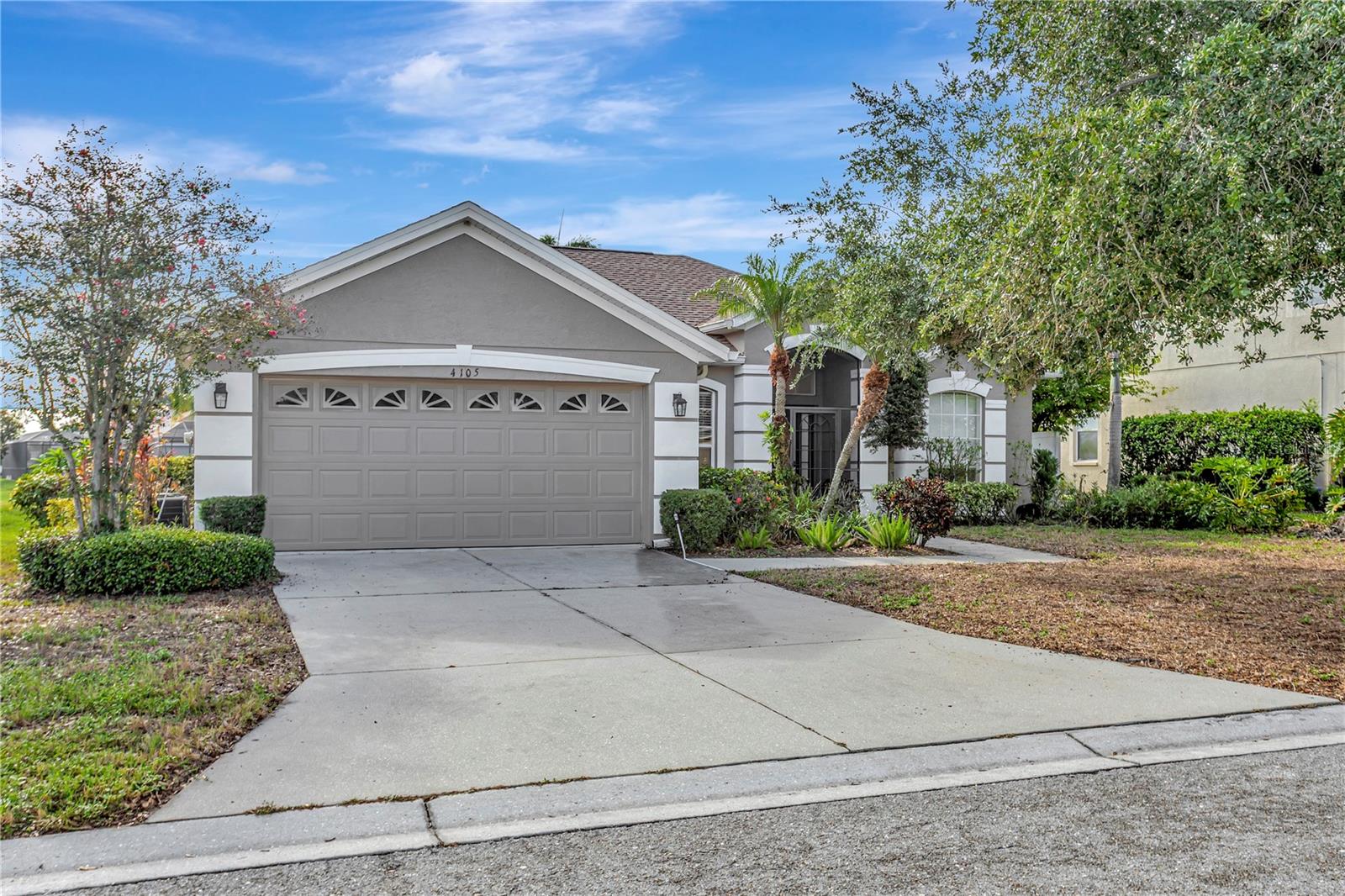 Single Family Residence in BRADENTON, FL - Daniel Dourado