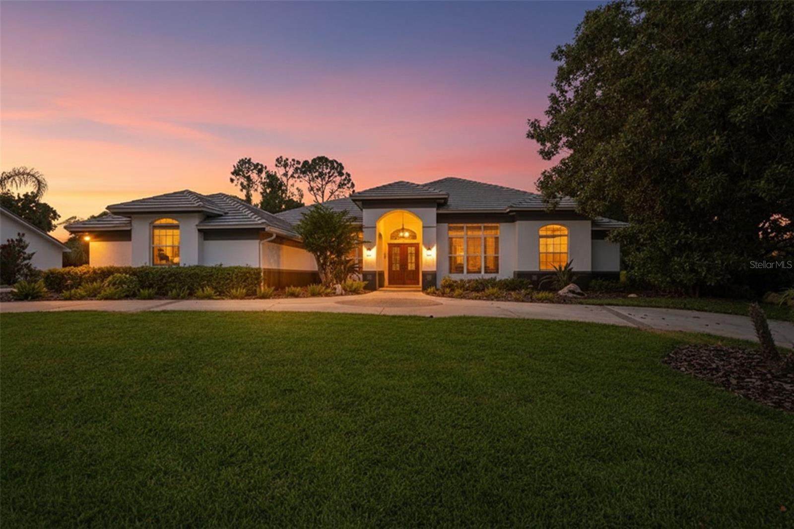 Single Family Residence in WESLEY CHAPEL, FL - Daniel Dourado
