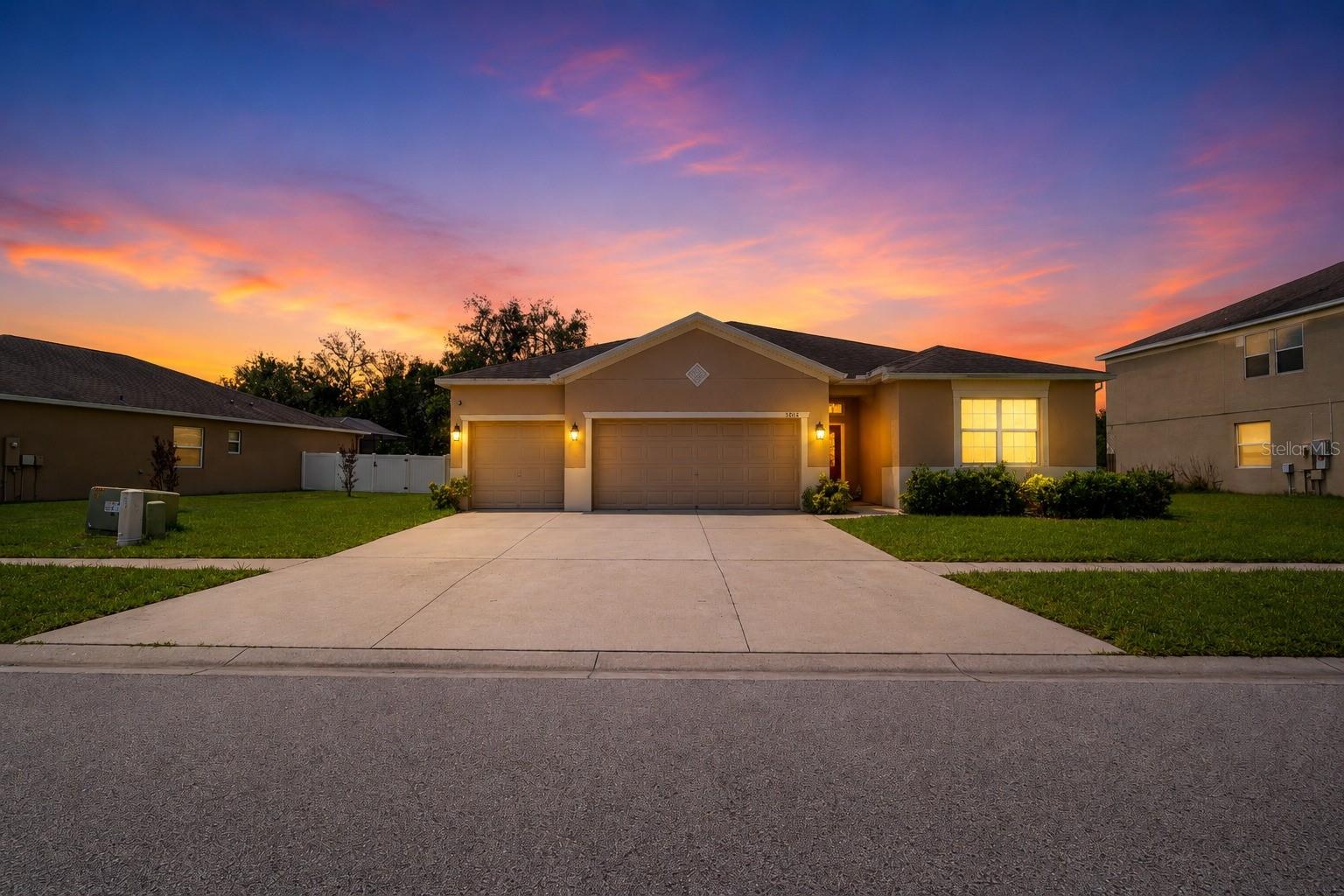 Single Family Residence in HUDSON, FL - Daniel Dourado