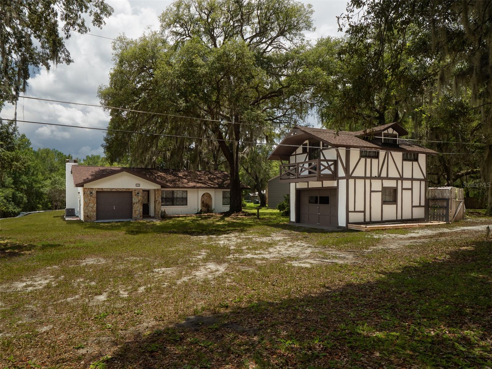 Single Family Residence in MELROSE, FL - Daniel Dourado