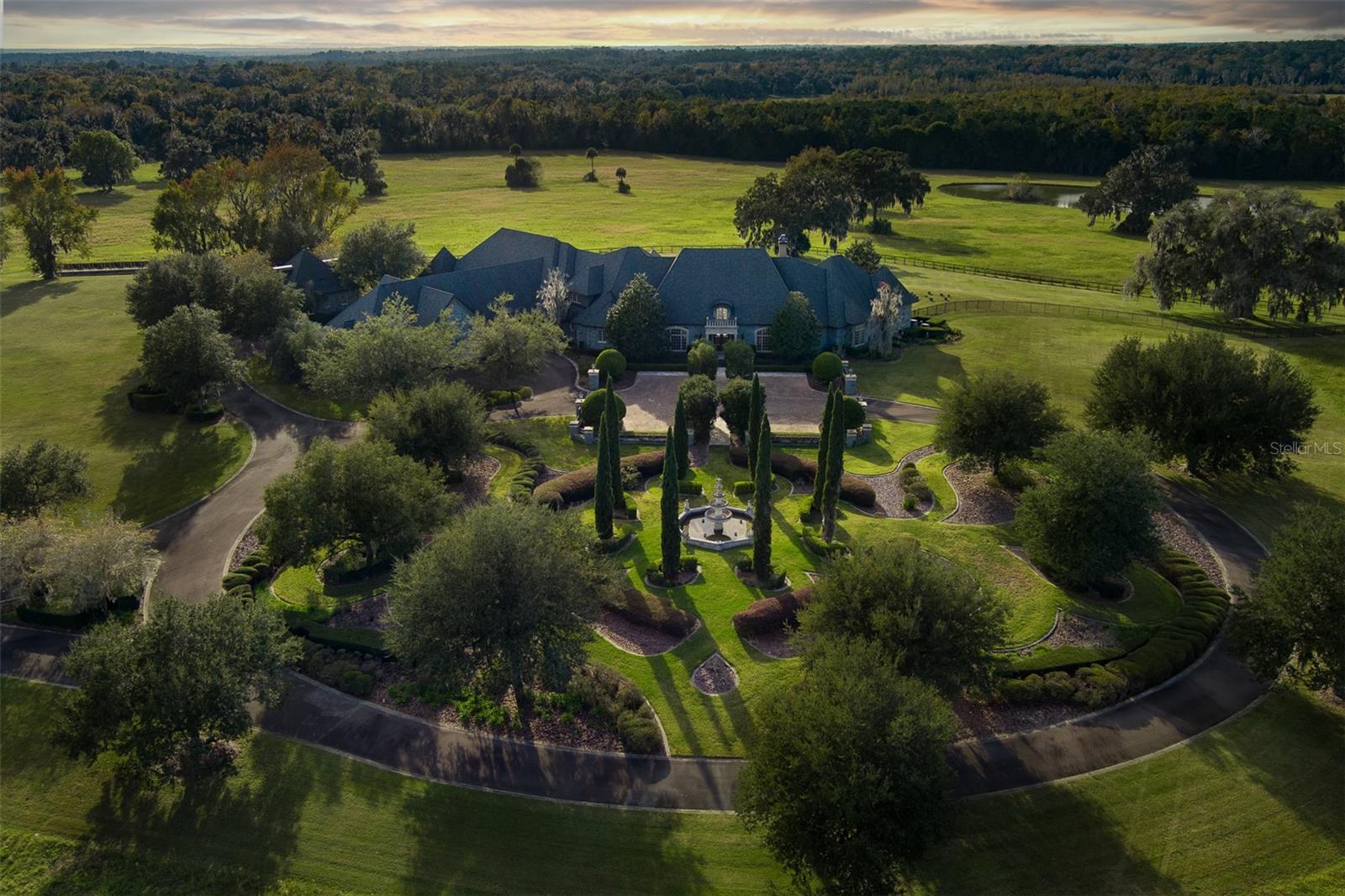 Single Family Residence em MICANOPY, FL - Daniel Dourado