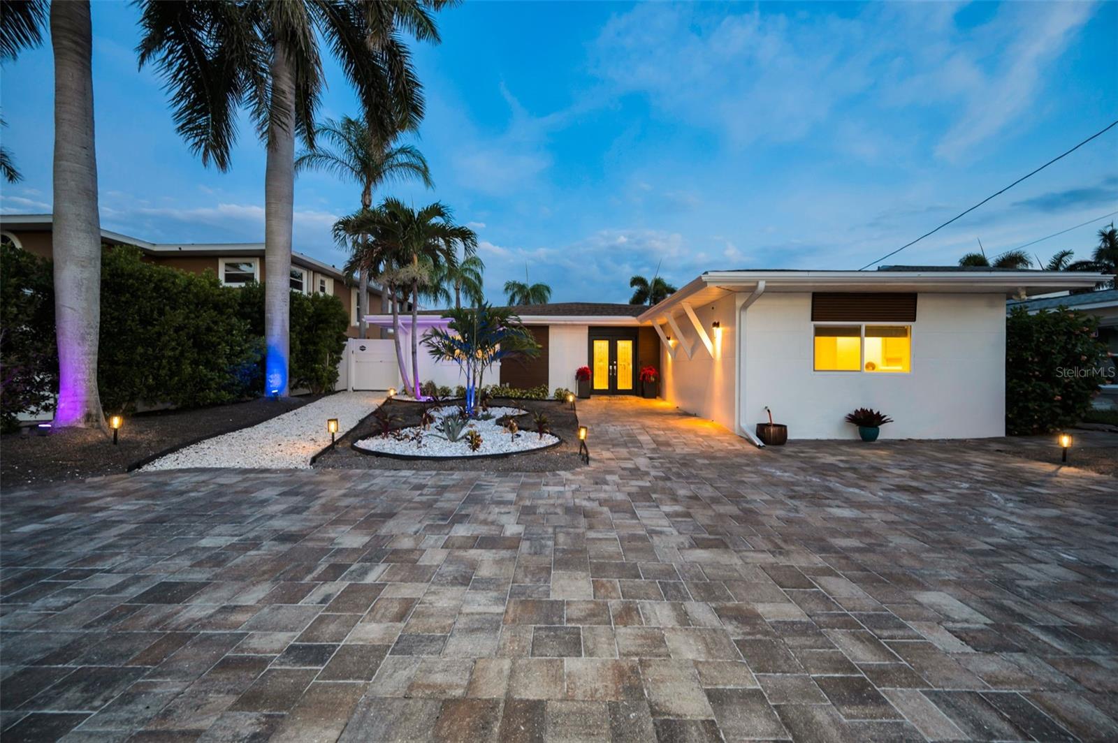 Single Family Residence in REDINGTON BEACH, FL - Daniel Dourado