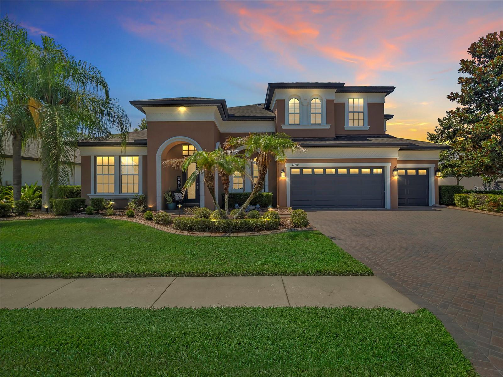 Single Family Residence in WESLEY CHAPEL, FL - Daniel Dourado