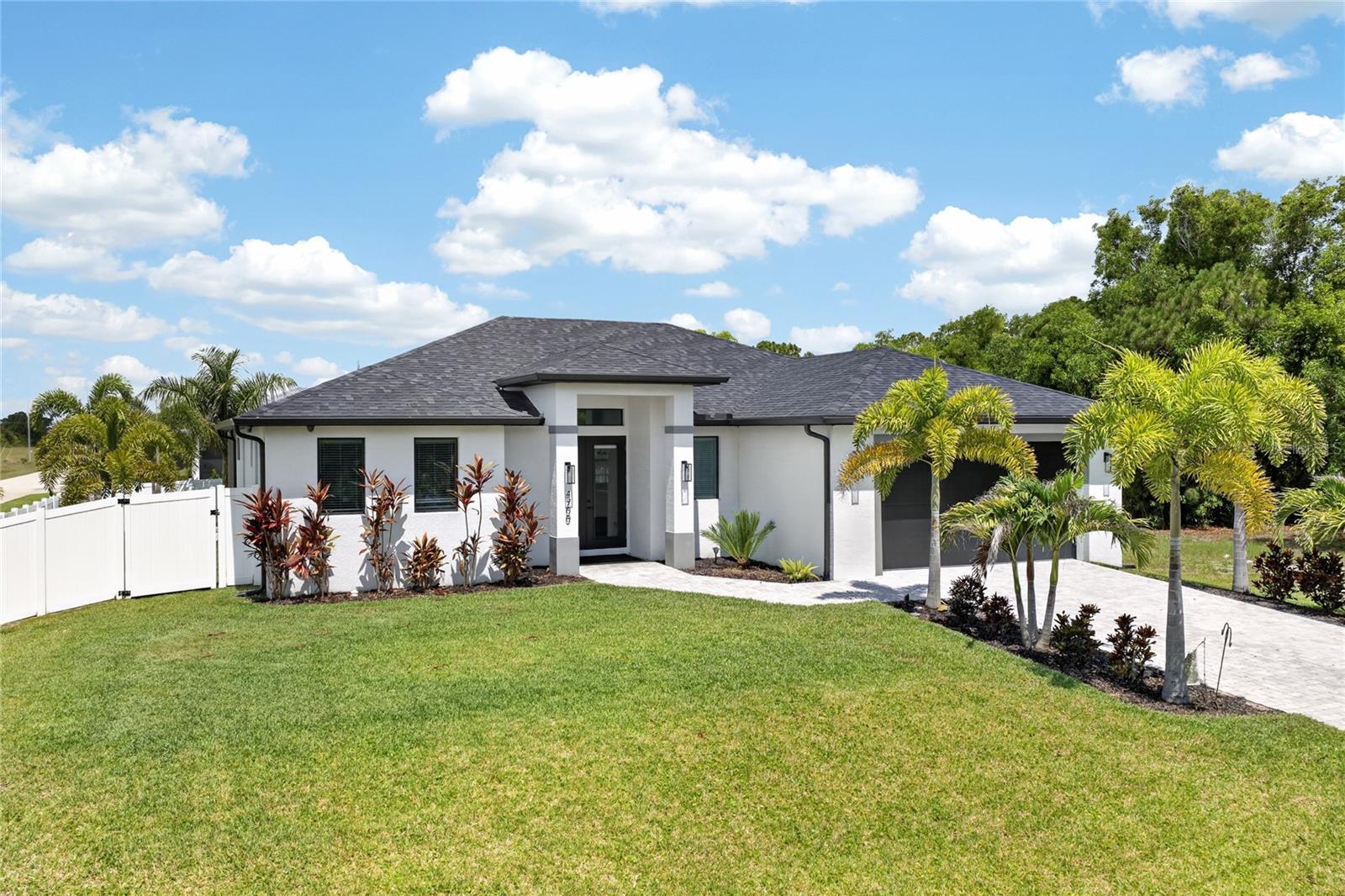 Single Family Residence em CAPE CORAL, FL - Daniel Dourado