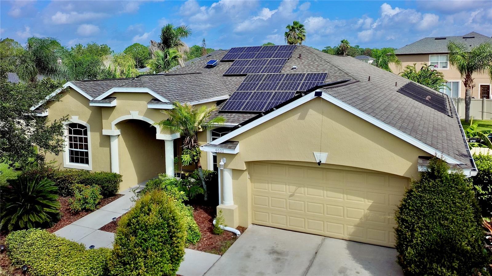Single Family Residence in ORLANDO, FL - Daniel Dourado