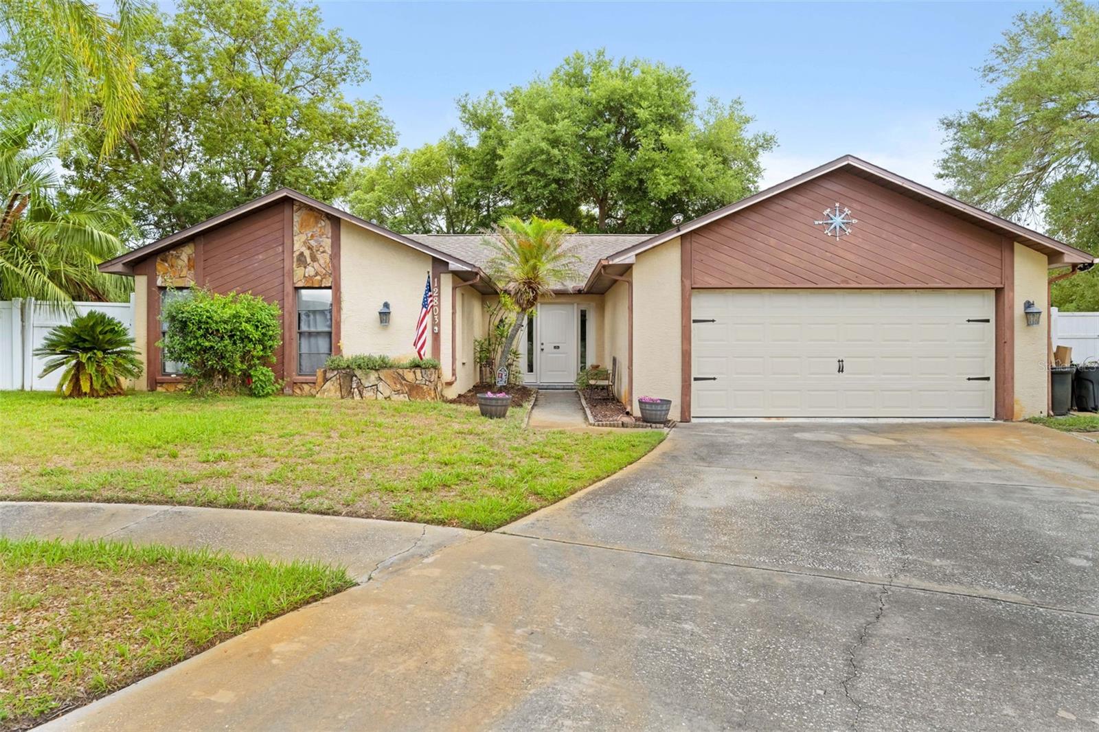 Single Family Residence in HUDSON, FL - Daniel Dourado