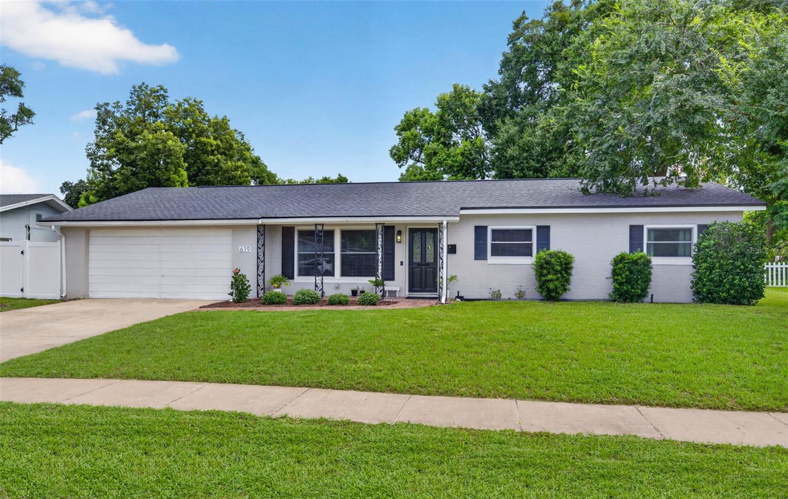 Single Family Residence em ALTAMONTE SPRINGS, FL - Daniel Dourado