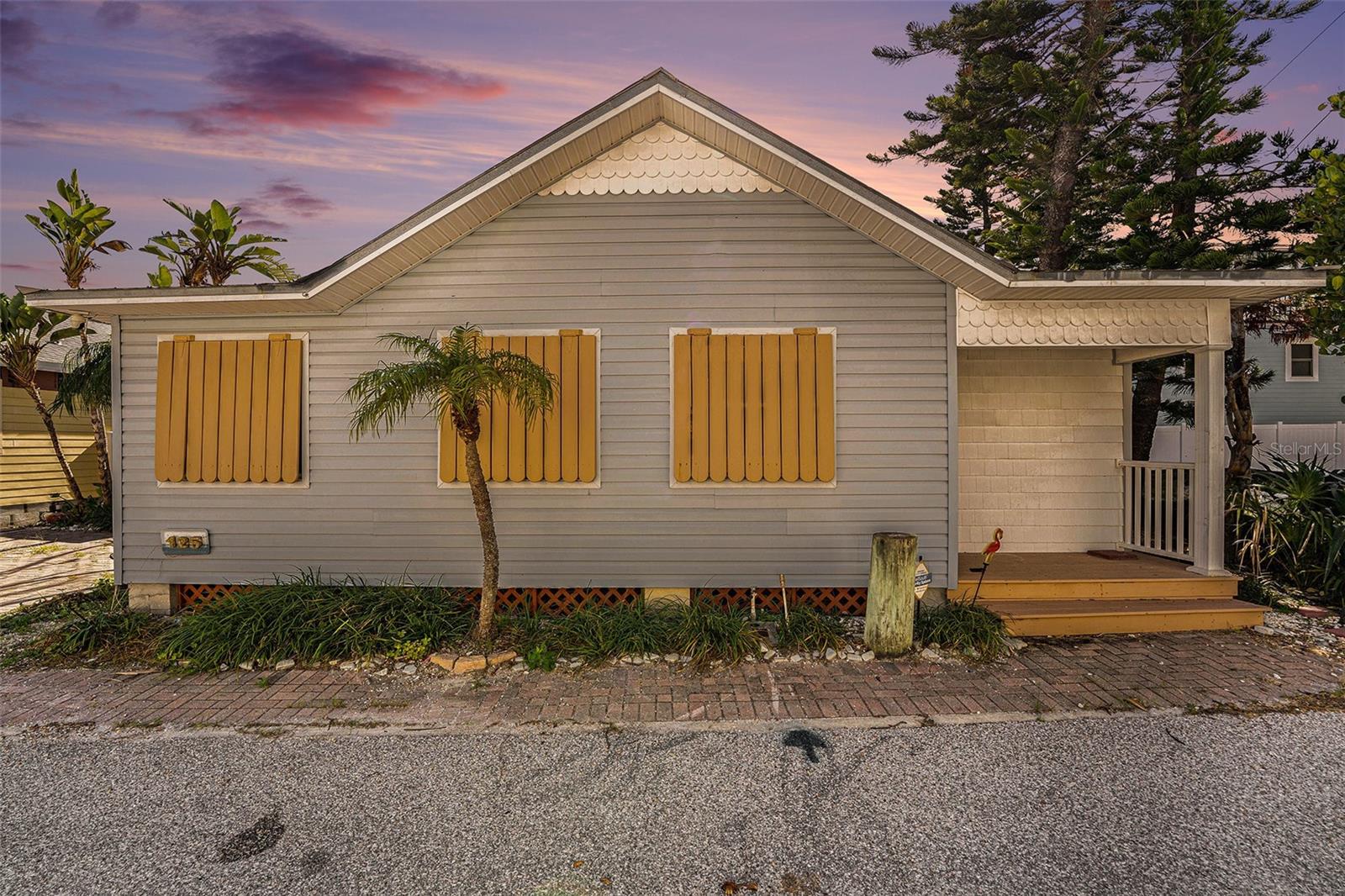 Single Family Residence in TREASURE ISLAND, FL - Daniel Dourado