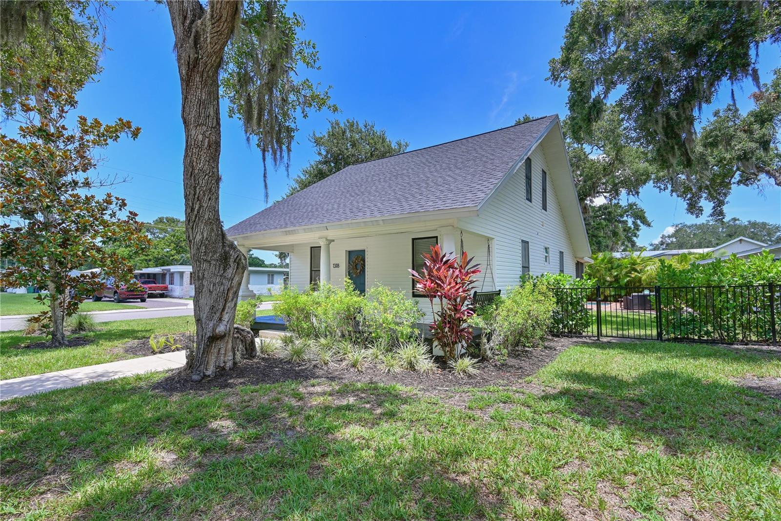 Single Family Residence in PALMETTO, FL - Daniel Dourado