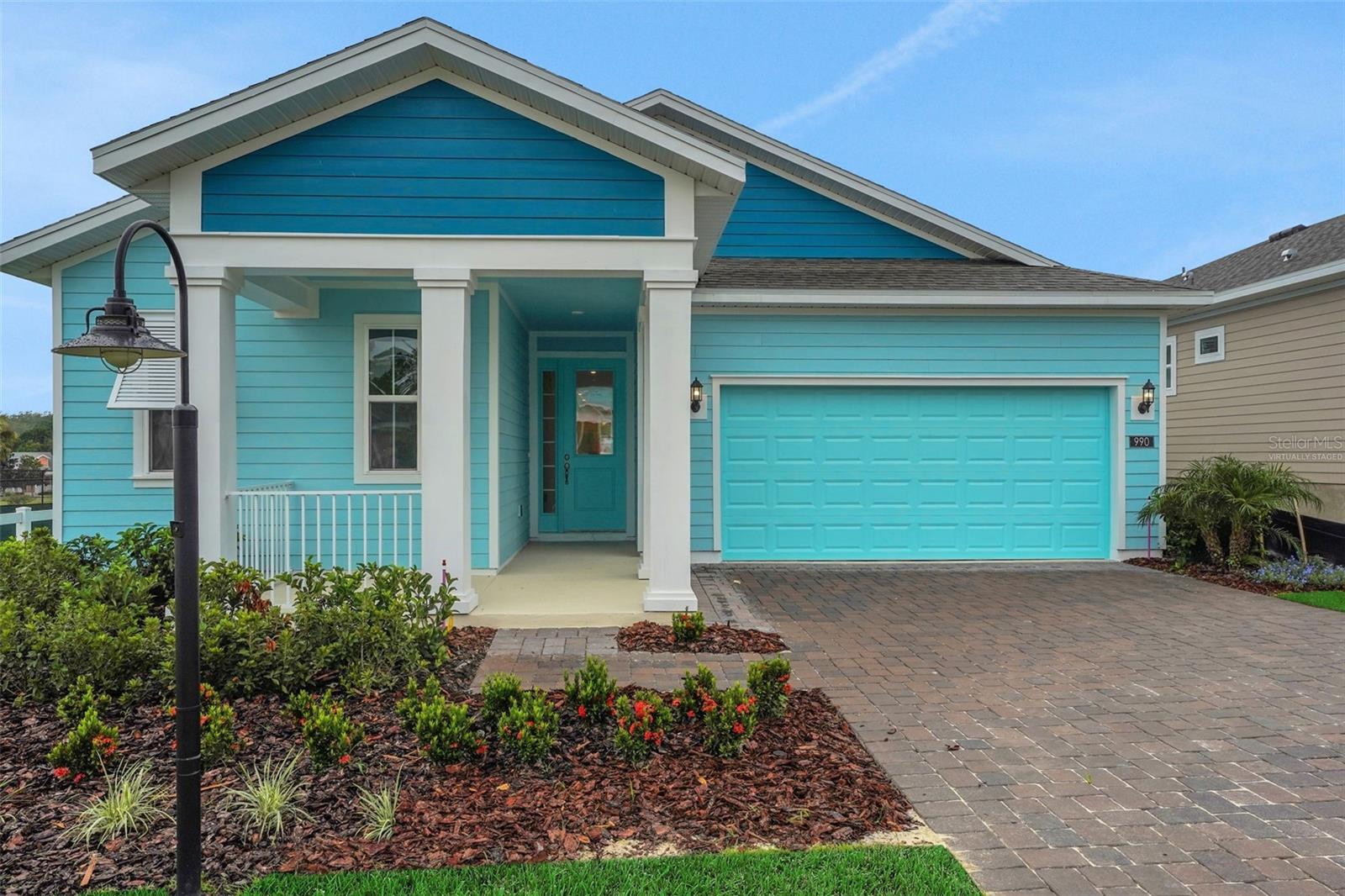 Single Family Residence in LADY LAKE, FL - Daniel Dourado