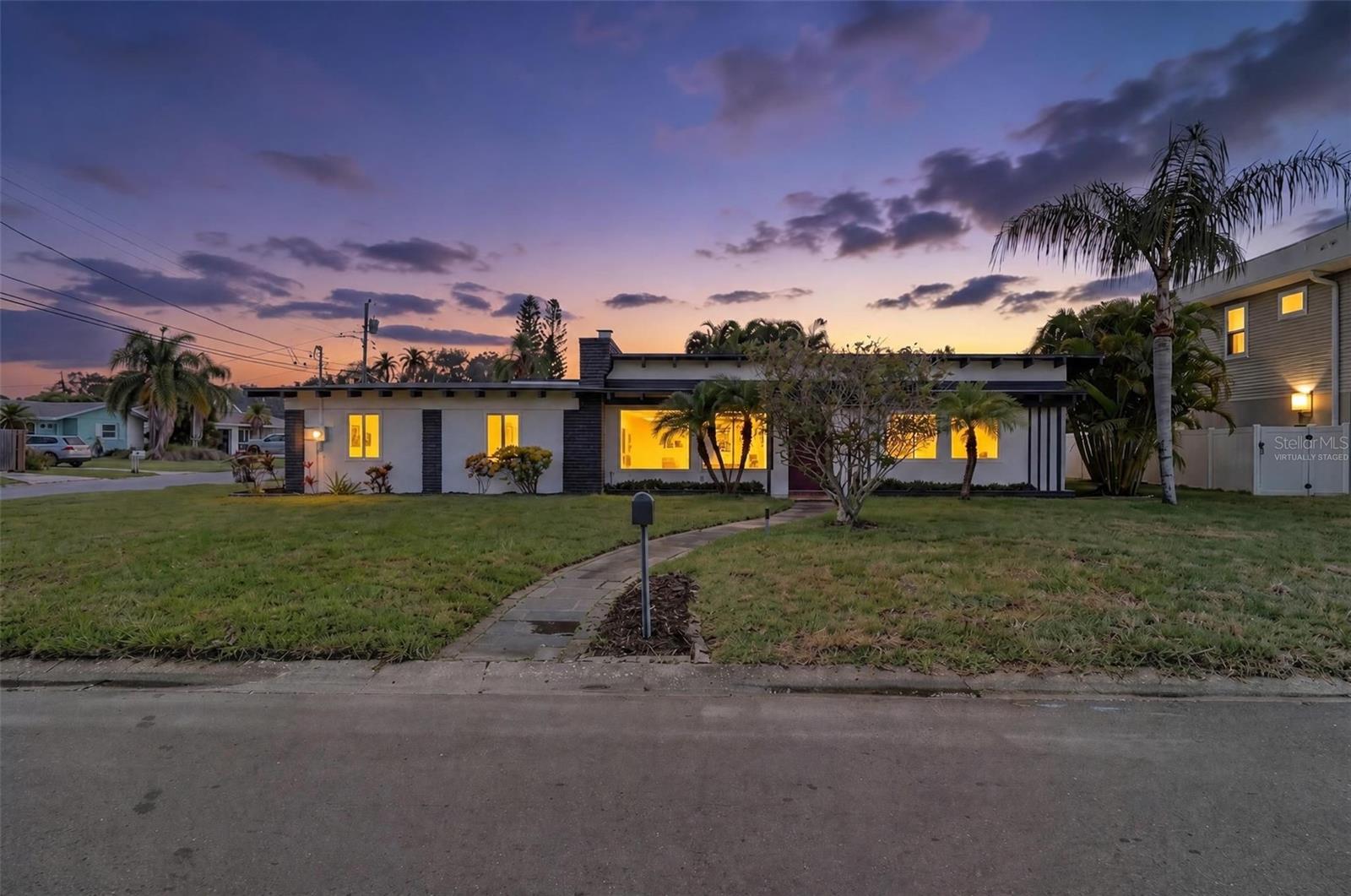 Single Family Residence em DUNEDIN, FL - Daniel Dourado
