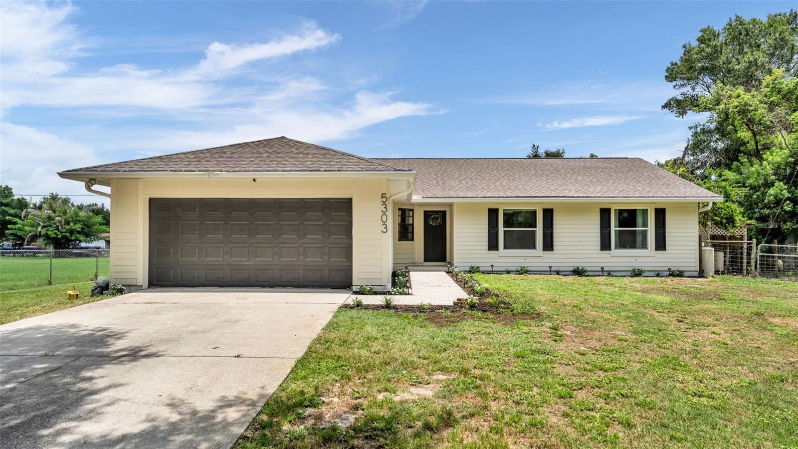 Single Family Residence in LAKELAND, FL - Daniel Dourado