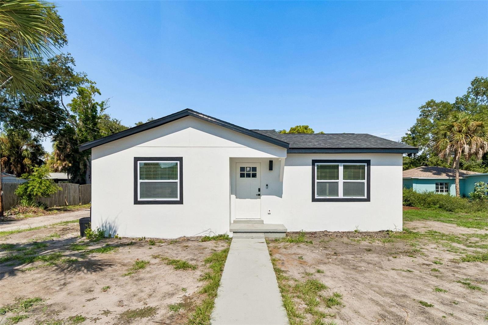 Single Family Residence in ST PETERSBURG, FL - Daniel Dourado