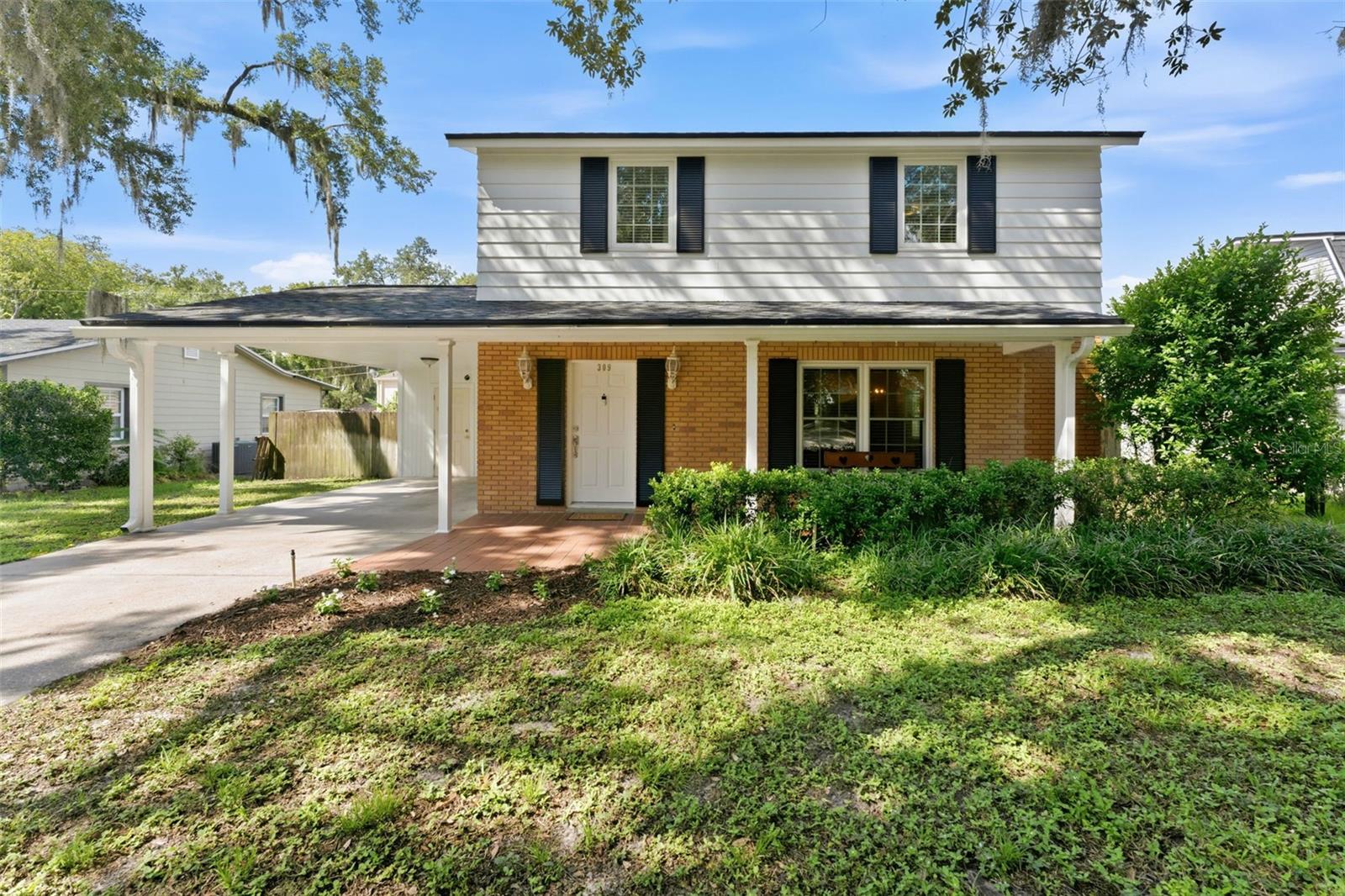 Single Family Residence em TEMPLE TERRACE, FL - Daniel Dourado