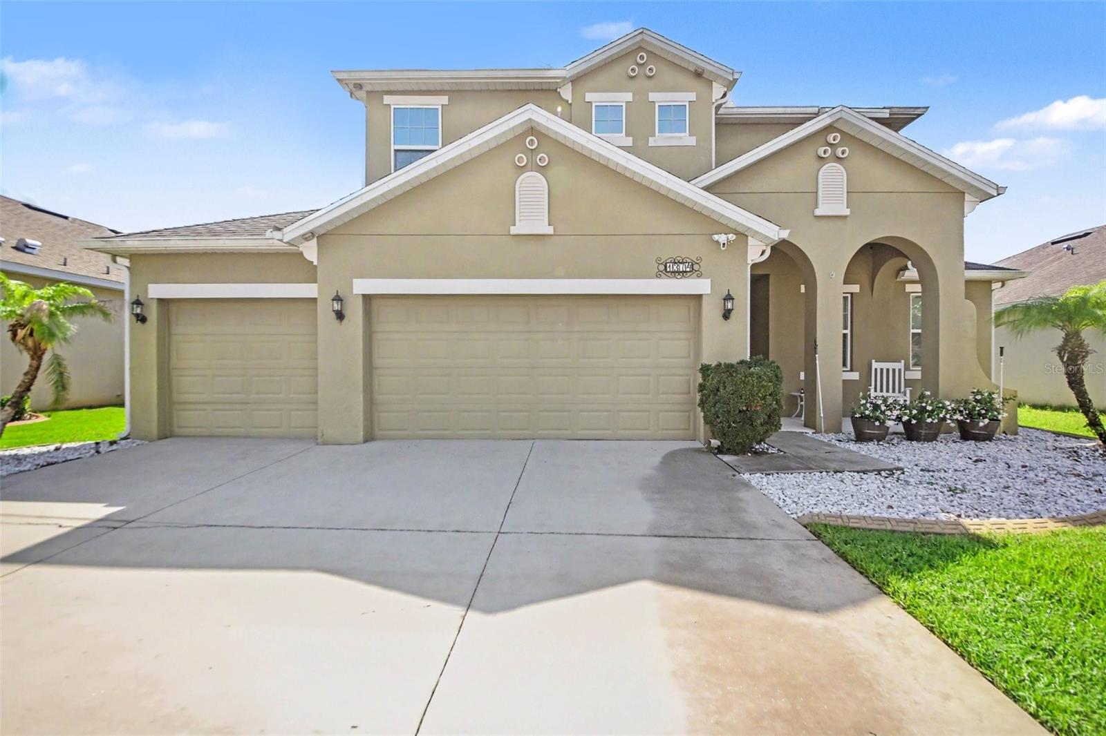 Single Family Residence in MOUNT DORA, FL - Daniel Dourado