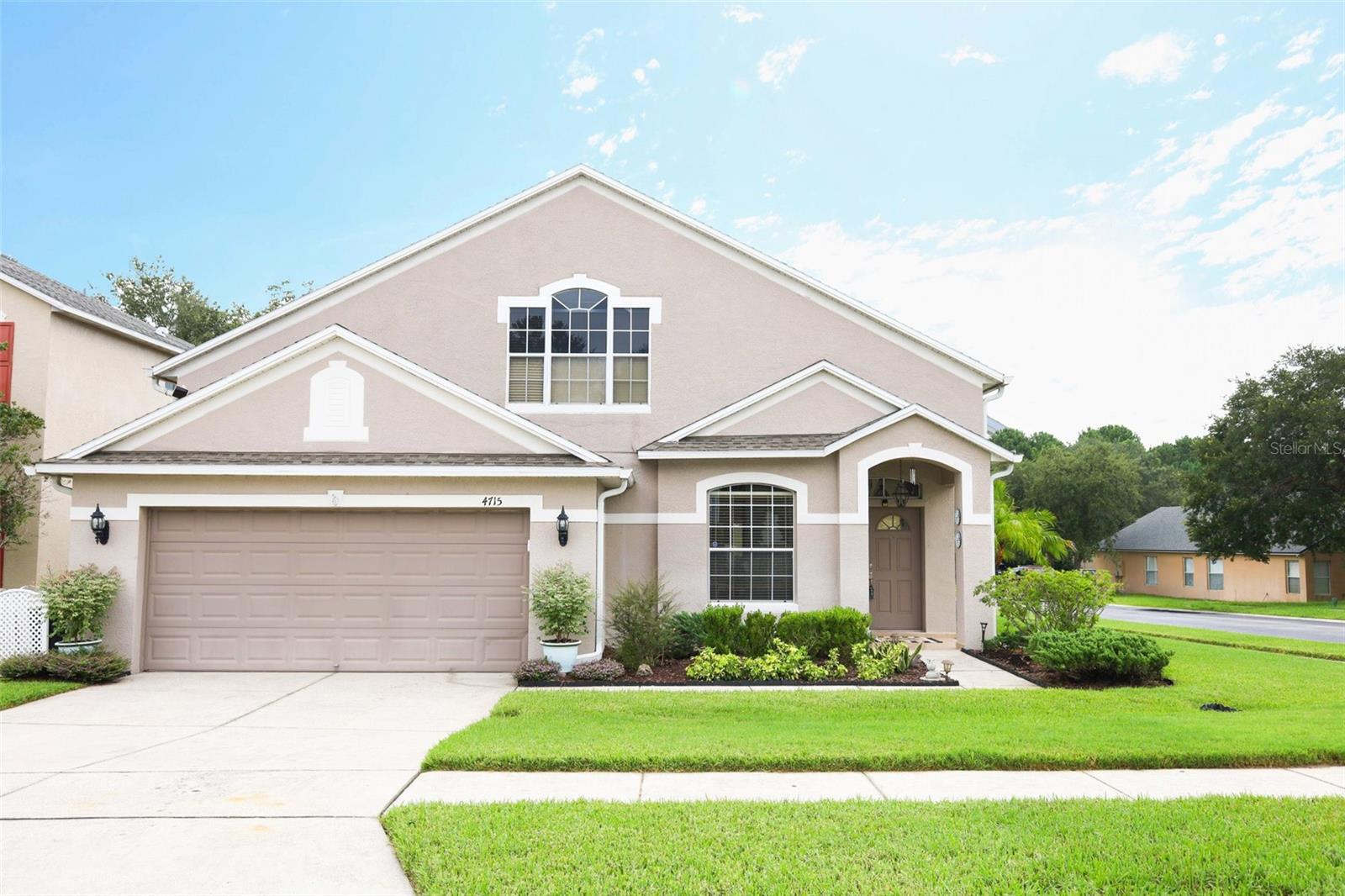 Single Family Residence in ORLANDO, FL - Daniel Dourado
