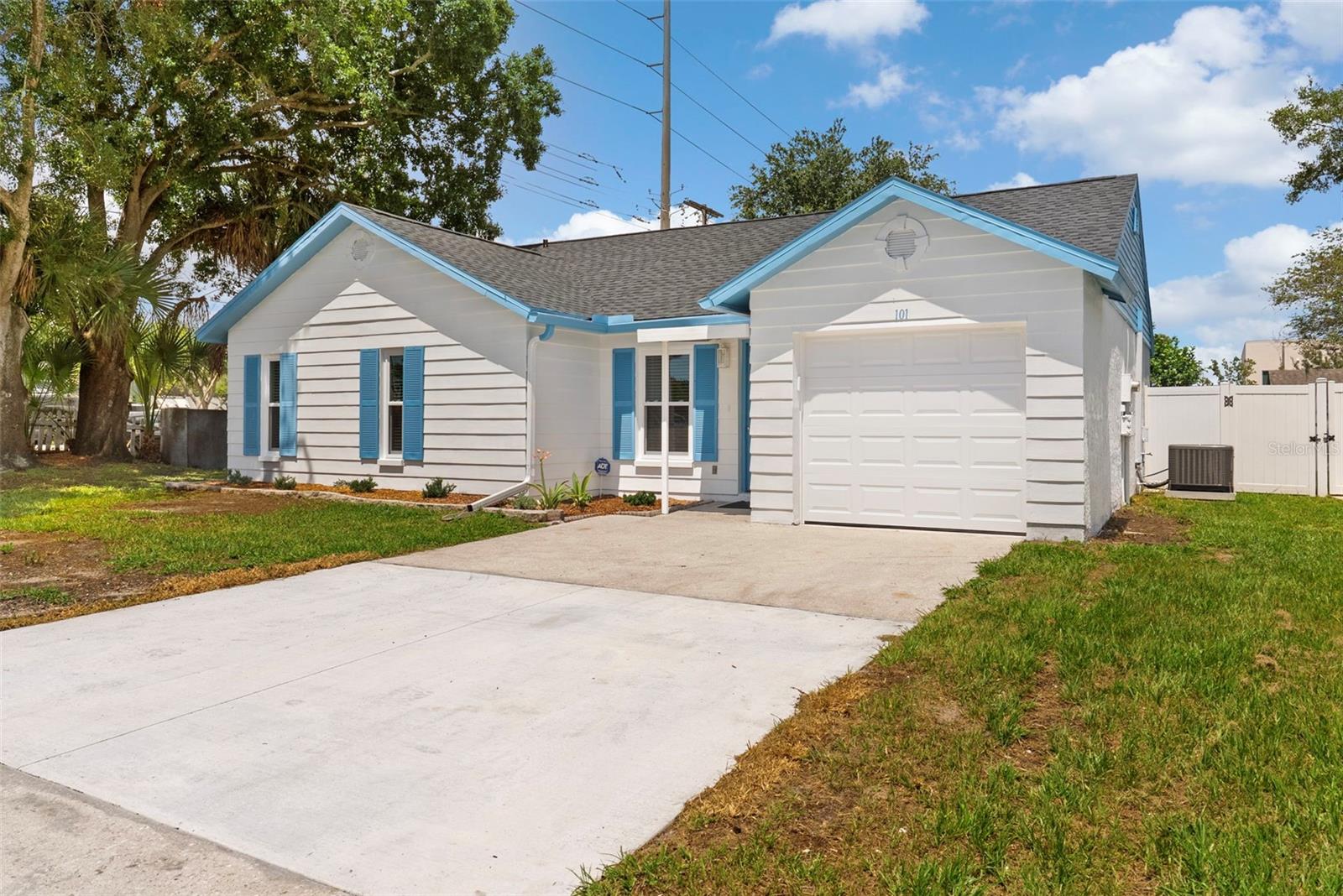 Single Family Residence em OLDSMAR, FL - Daniel Dourado