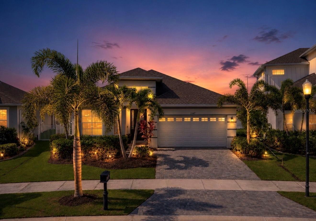 Single Family Residence in APOLLO BEACH, FL - Daniel Dourado