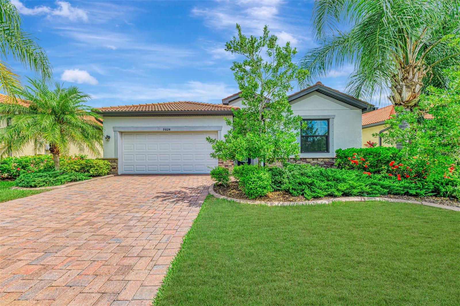Single Family Residence in VENICE, FL - Daniel Dourado
