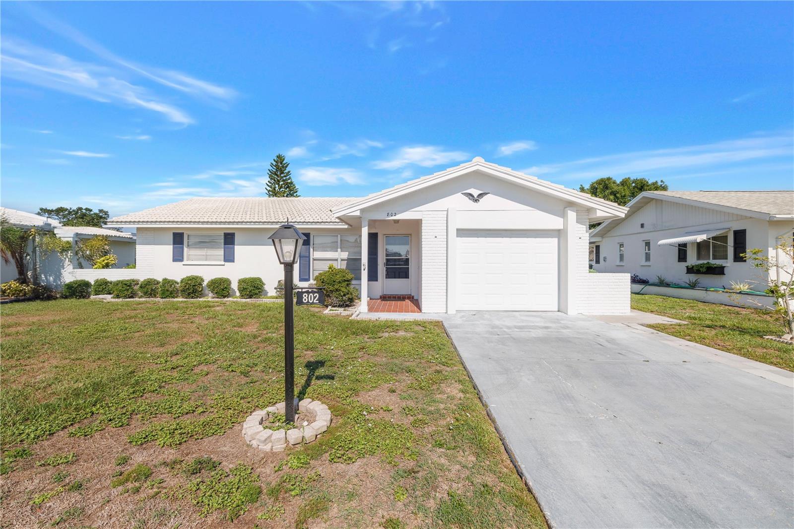 Single Family Residence in BRADENTON, FL - Daniel Dourado