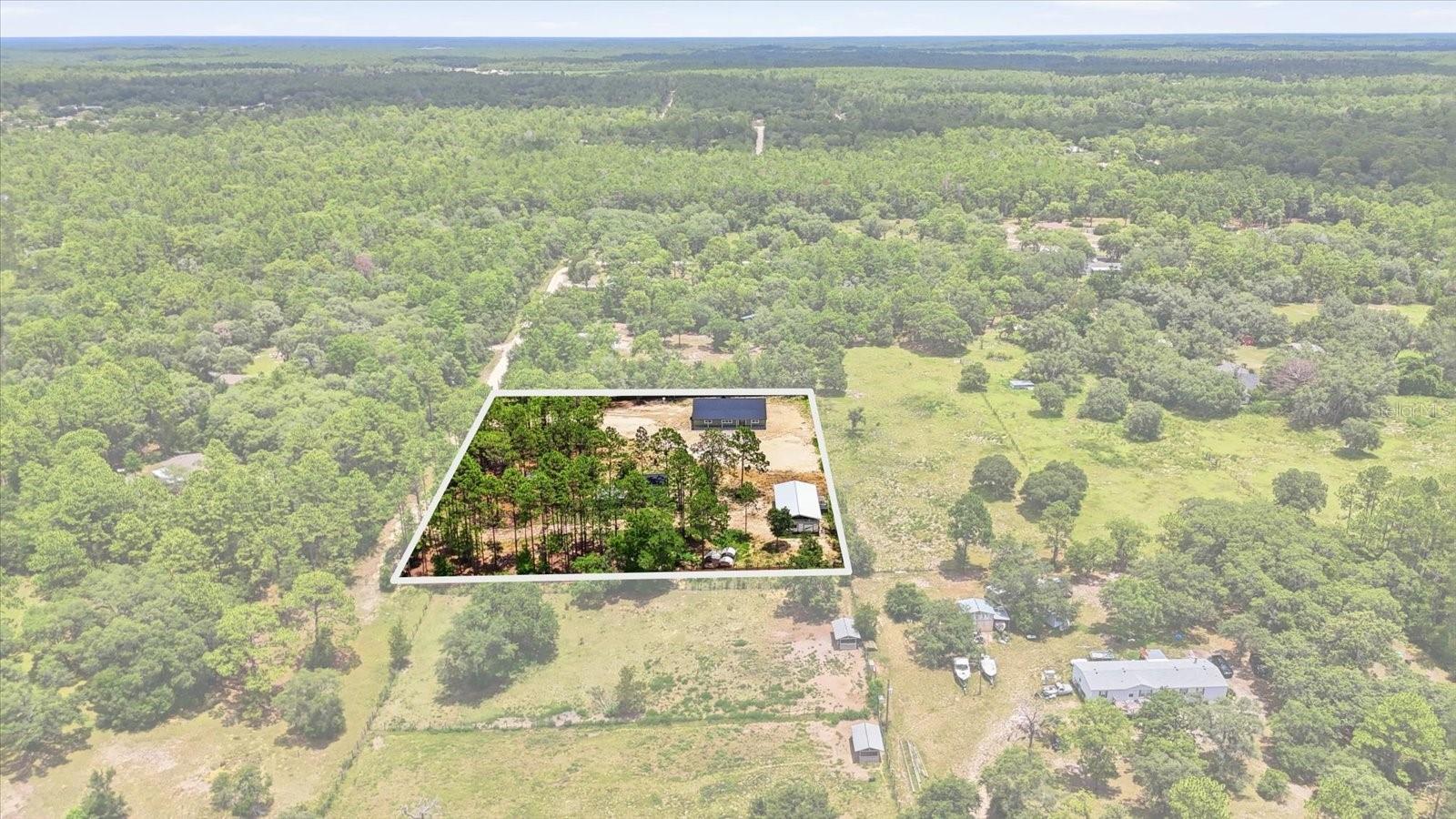 Single Family Residence in DUNNELLON, FL - Daniel Dourado