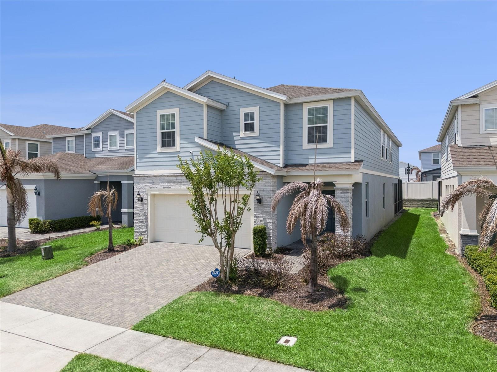 Single Family Residence in DAVENPORT, FL - Daniel Dourado