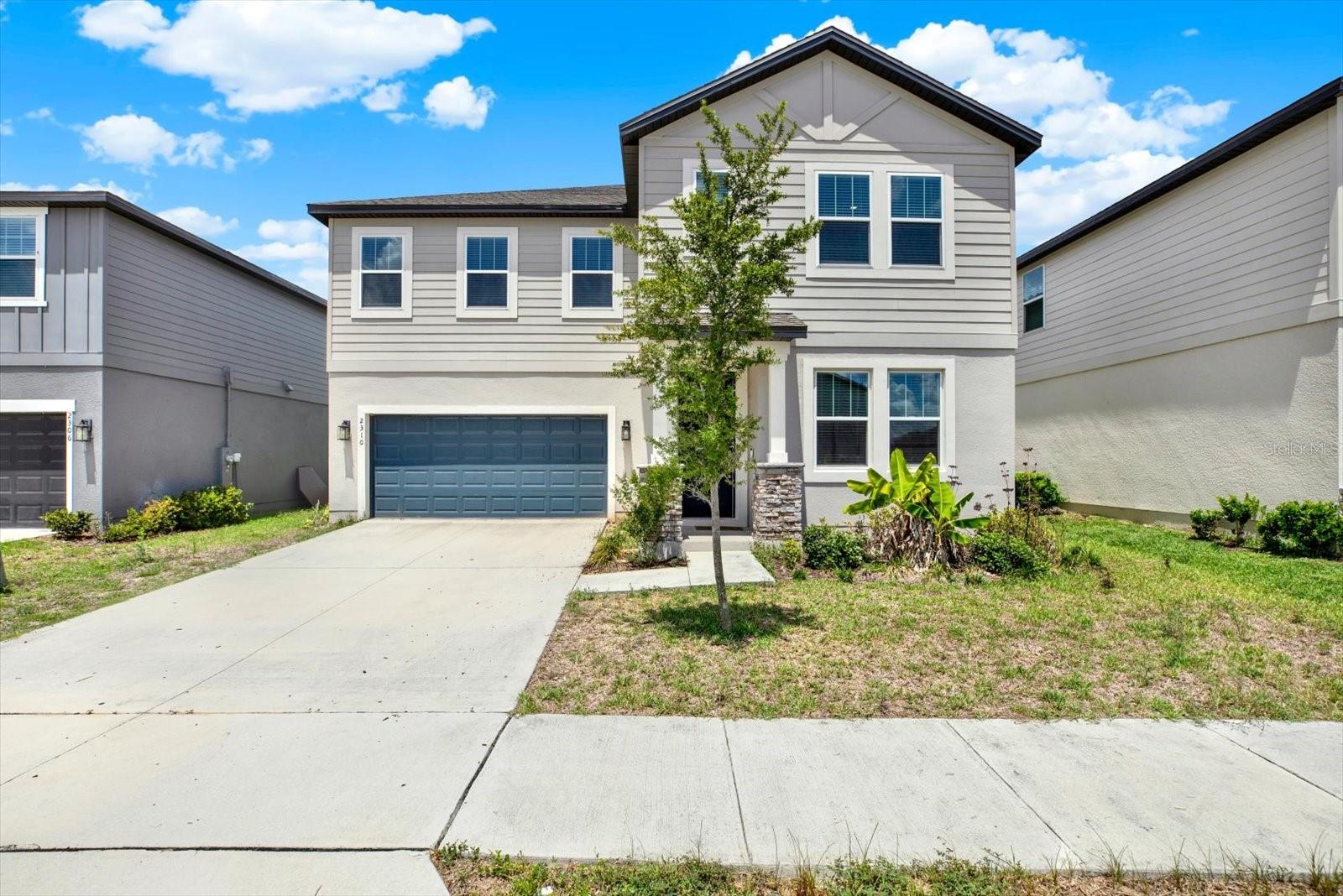 Single Family Residence in DAVENPORT, FL - Daniel Dourado